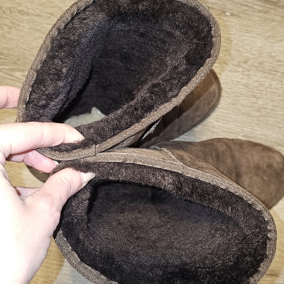 UGG tall classic chocolate brown winter fur boots - Picture 7 of 12